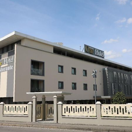 One Hotel & Restaurant Dalmine Exterior photo