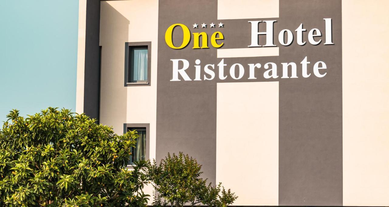 One Hotel & Restaurant Dalmine Exterior photo