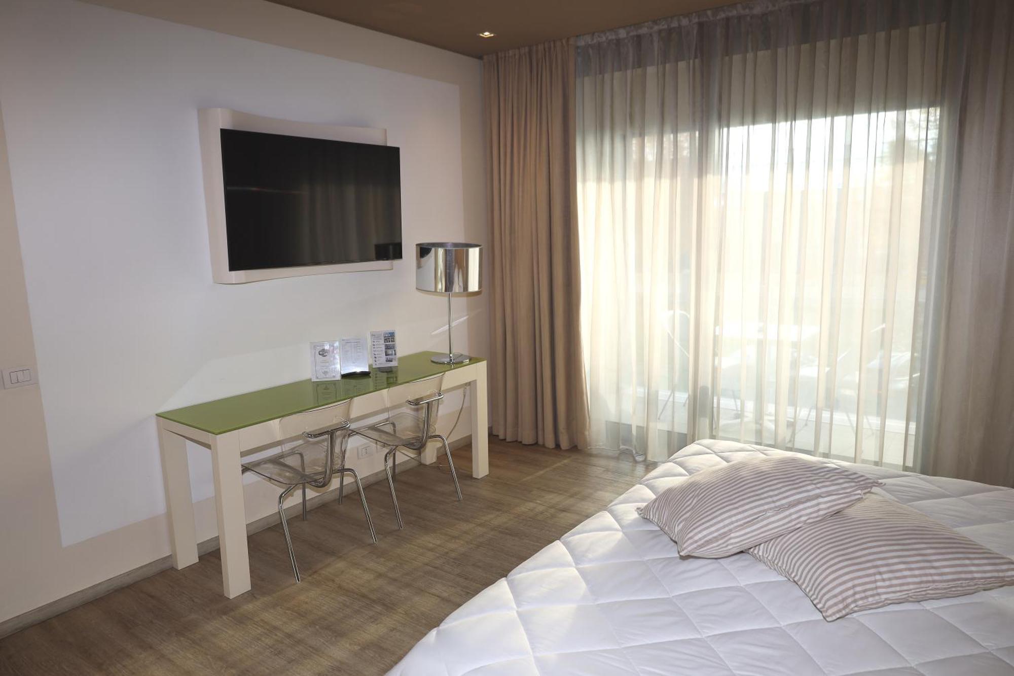 One Hotel & Restaurant Dalmine Exterior photo
